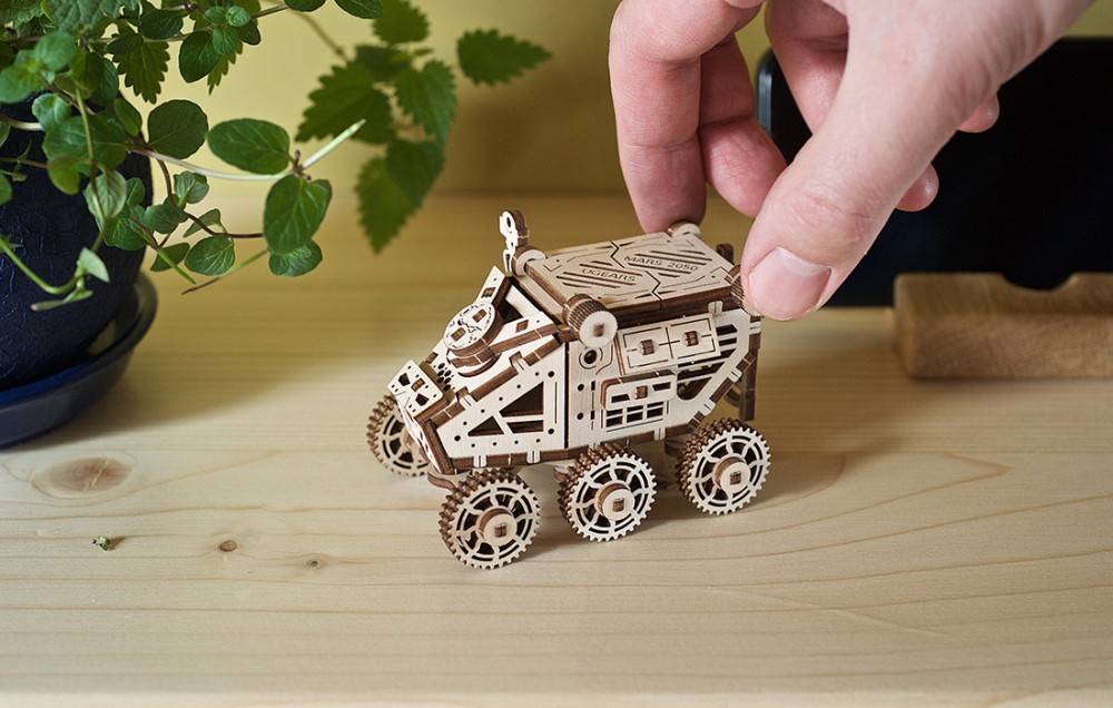 Ugears-Mars-Buggy-2