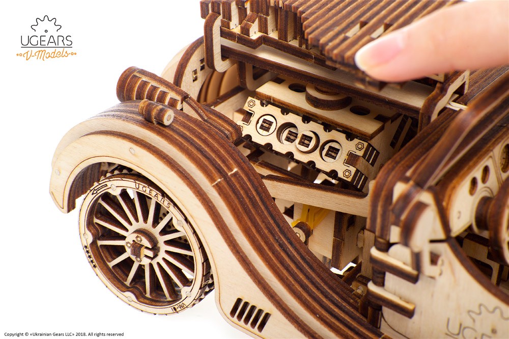 ugears-Roadster-VM-02